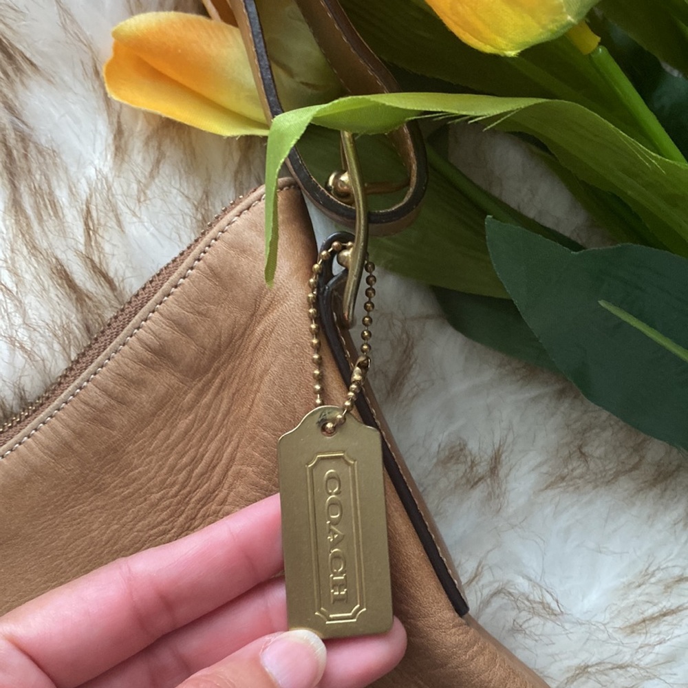 Coach leather sling/shoulder bag, adjustable strap - Picture 8 of 10